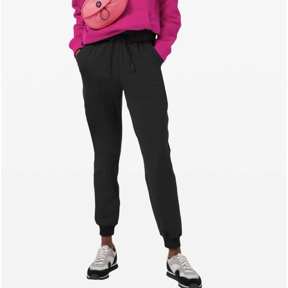 Lululemon Keep‎ Moving Joggers size 2 Black Woman Workout Running Pants